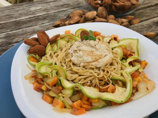 Salsa Cremosa de Almendras y Tofu